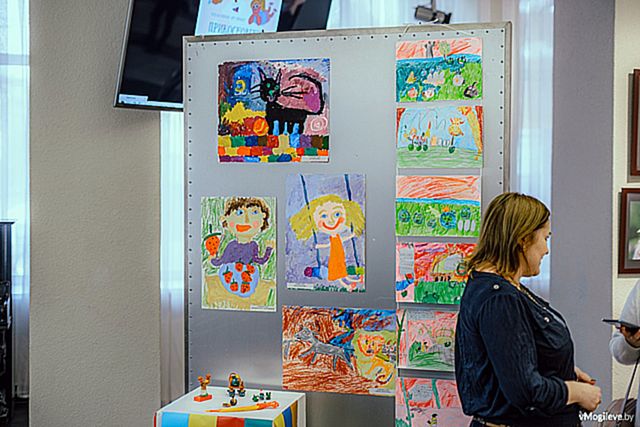 Прикосновение к душе через цвет: открытие новой детской выставки