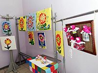 Выставка работ городского проекта «Прикосновение к цвету»