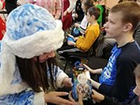 «Искра» и «Белая Русь» зажигают новогодние огни добра